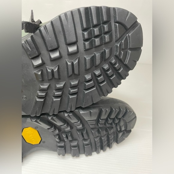 L.L. Bean Green Lace Up Boots - Picture 8 of 9